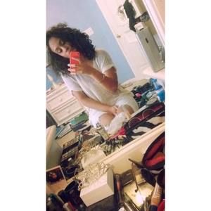 Meet your Posher, Isamar